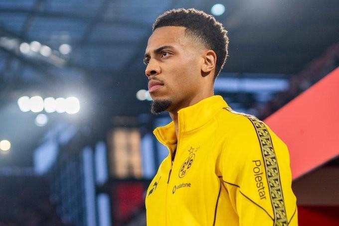 九游游戏-图片报：恩梅加年薪涨至1000万欧，合同含2027年生效的解约条款